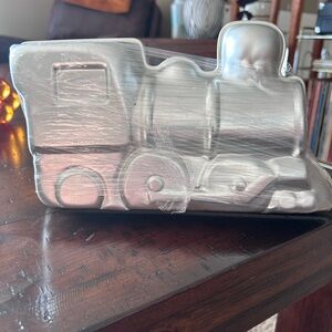 Wilton Silver Locomotive Cake Pan